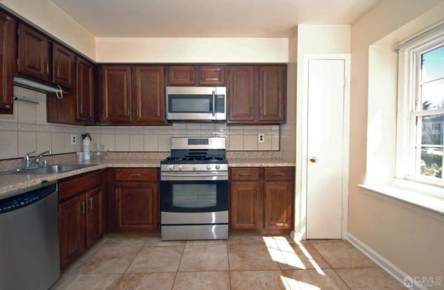 48 Astor Court, Sayreville, NJ 08872