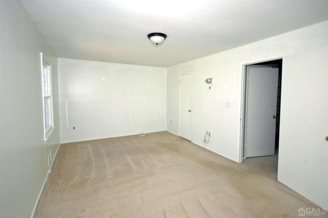 48 Astor Court, Sayreville, NJ 08872