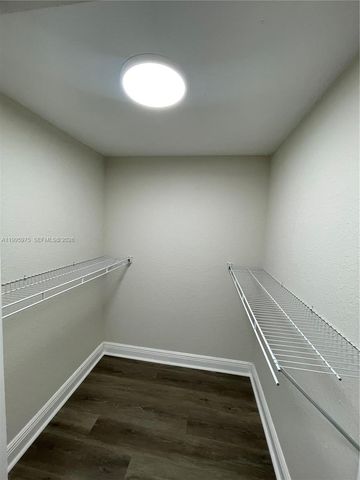 2850 N Oakland Forest Dr 305, Oakland Park, FL 33309