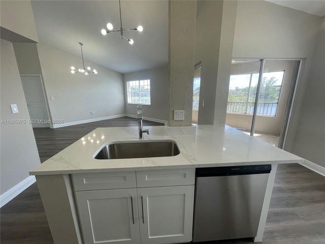 2850 N Oakland Forest Dr 305, Oakland Park, FL 33309