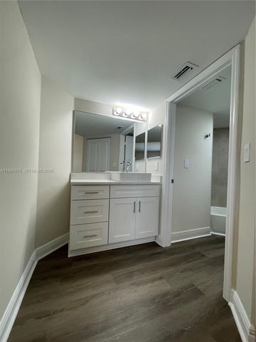 2850 N Oakland Forest Dr 305, Oakland Park, FL 33309