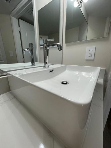 2850 N Oakland Forest Dr 305, Oakland Park, FL 33309