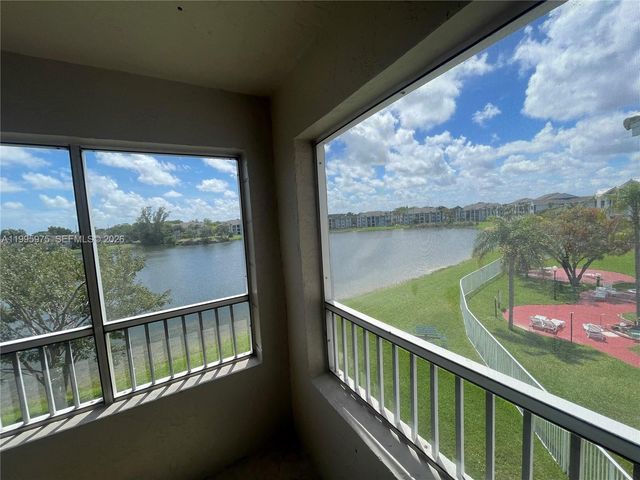 2850 N Oakland Forest Dr 305, Oakland Park, FL 33309