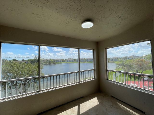 2850 N Oakland Forest Dr 305, Oakland Park, FL 33309