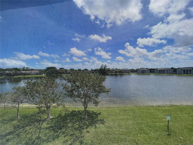 2850 N Oakland Forest Dr 305, Oakland Park, FL 33309