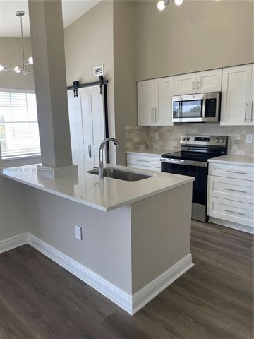 2850 N Oakland Forest Dr 305, Oakland Park, FL 33309