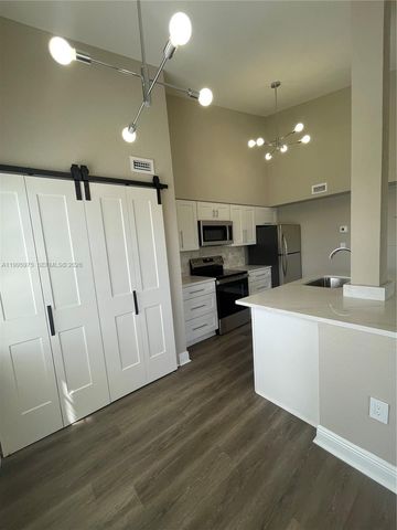 2850 N Oakland Forest Dr 305, Oakland Park, FL 33309