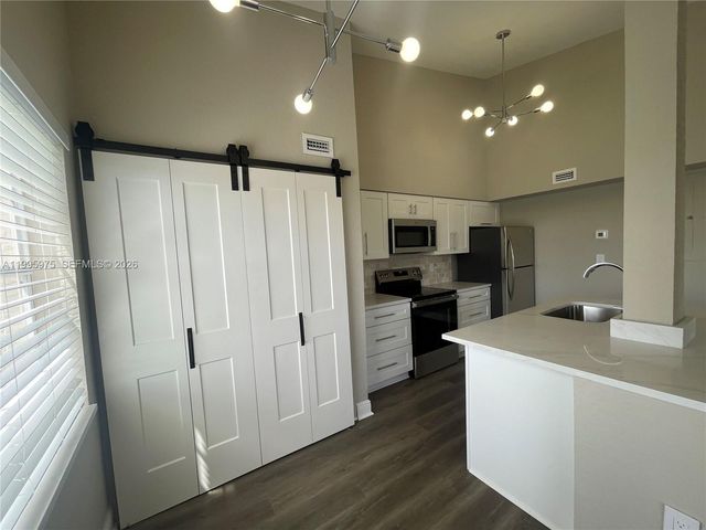 2850 N Oakland Forest Dr 305, Oakland Park, FL 33309