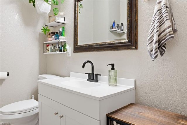 1837 N Lakeland DR, Norfolk, VA 23518