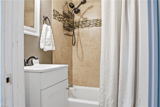 1837 N Lakeland DR, Norfolk, VA 23518