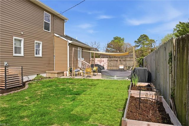 1837 N Lakeland DR, Norfolk, VA 23518