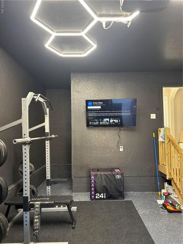 1837 N Lakeland DR, Norfolk, VA 23518