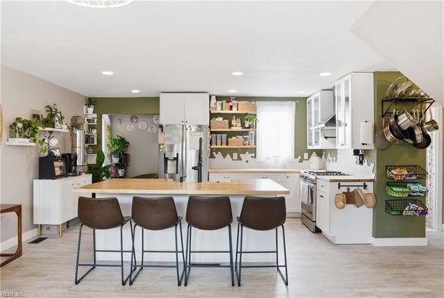 1837 N Lakeland DR, Norfolk, VA 23518