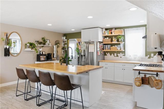 1837 N Lakeland DR, Norfolk, VA 23518