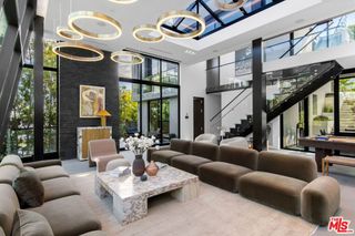 1317 Londonderry Place, Los Angeles, CA 90069