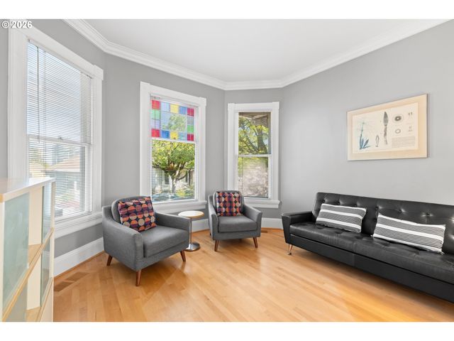 3627 S CORBETT Ave, Portland, OR 97239