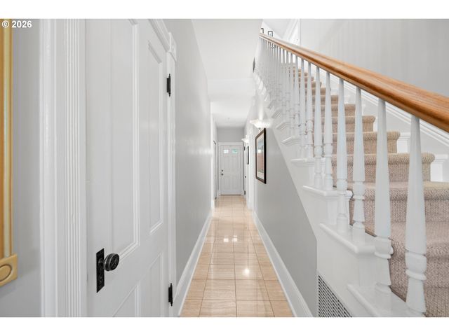 3627 S CORBETT Ave, Portland, OR 97239