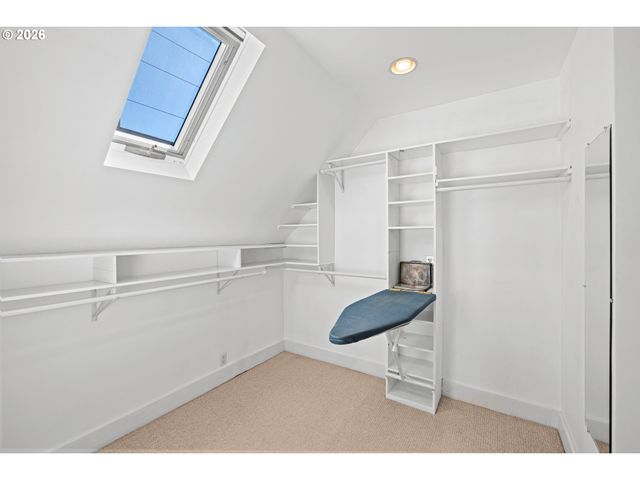 3627 S CORBETT Ave, Portland, OR 97239