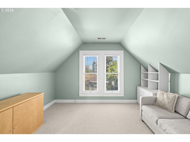 3627 S CORBETT Ave, Portland, OR 97239