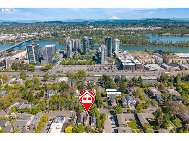 3627 S CORBETT Ave, Portland, OR 97239