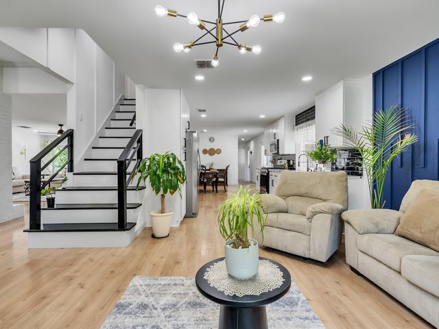 828 Stone Mountain Drive, Conroe, TX 77302