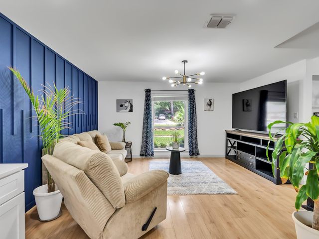 828 Stone Mountain Drive, Conroe, TX 77302