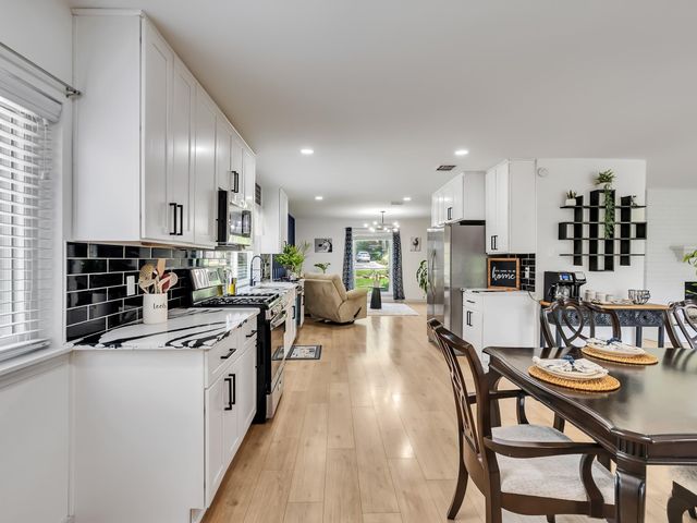 828 Stone Mountain Drive, Conroe, TX 77302