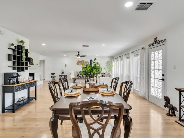 828 Stone Mountain Drive, Conroe, TX 77302