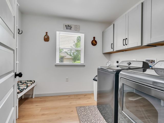 828 Stone Mountain Drive, Conroe, TX 77302