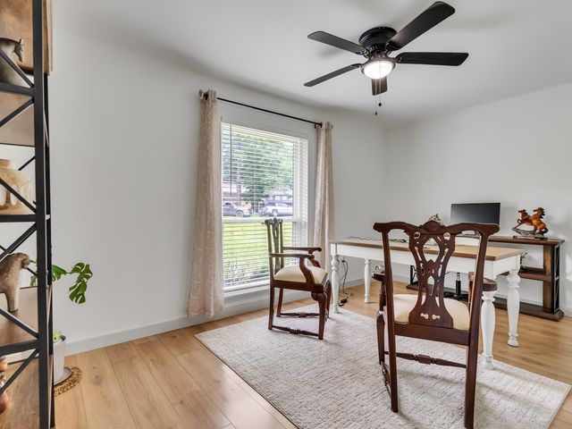 828 Stone Mountain Drive, Conroe, TX 77302