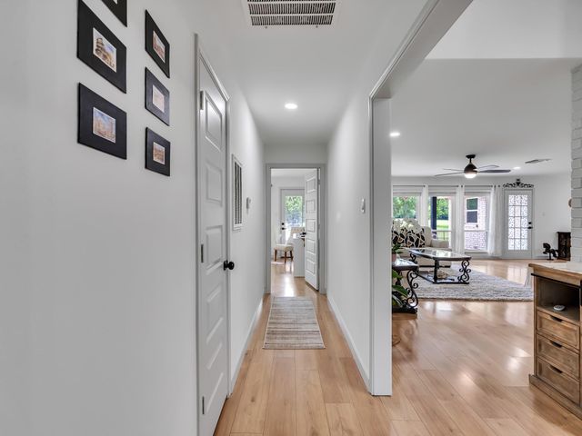828 Stone Mountain Drive, Conroe, TX 77302