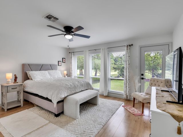 828 Stone Mountain Drive, Conroe, TX 77302