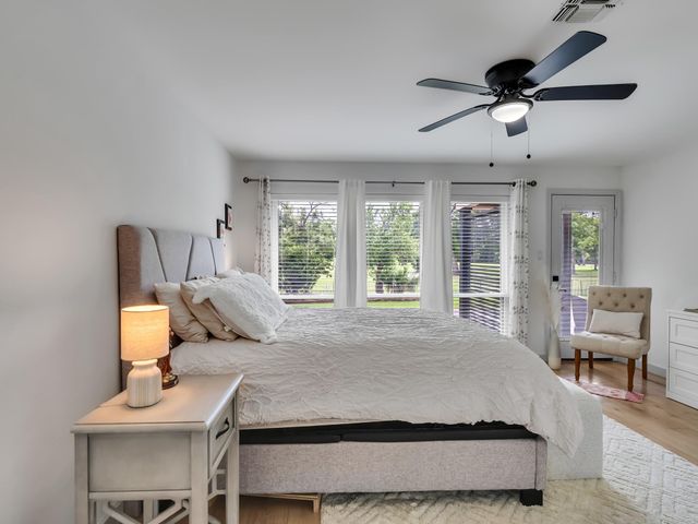 828 Stone Mountain Drive, Conroe, TX 77302