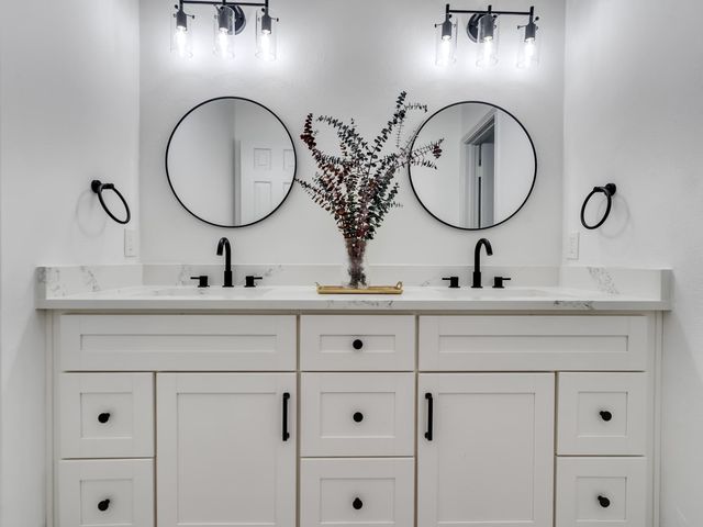 828 Stone Mountain Drive, Conroe, TX 77302