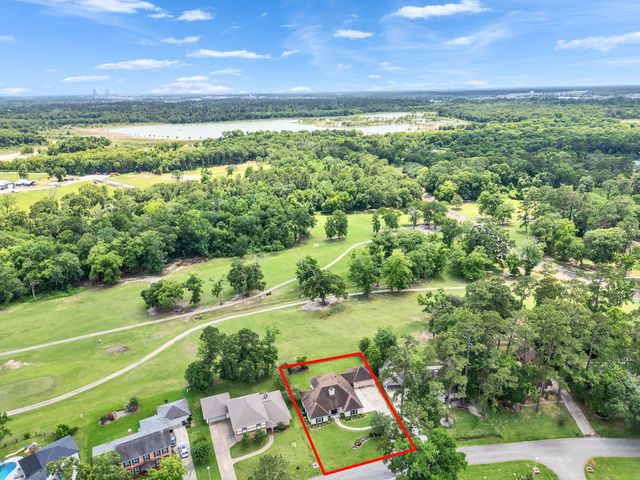 828 Stone Mountain Drive, Conroe, TX 77302