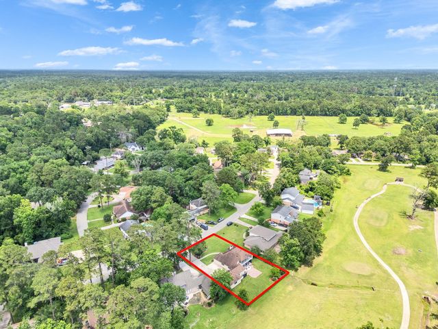 828 Stone Mountain Drive, Conroe, TX 77302