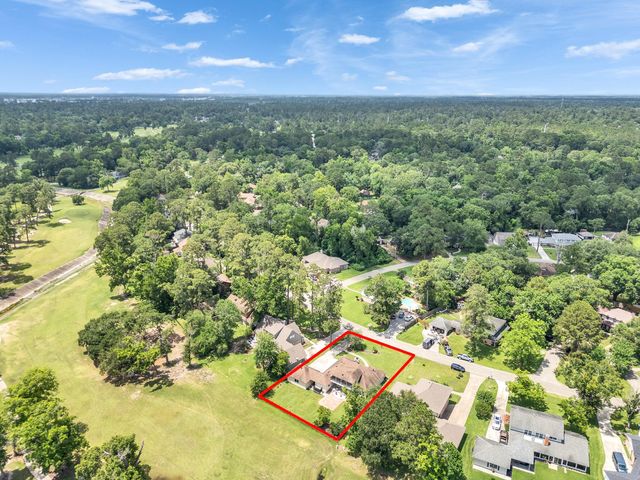 828 Stone Mountain Drive, Conroe, TX 77302