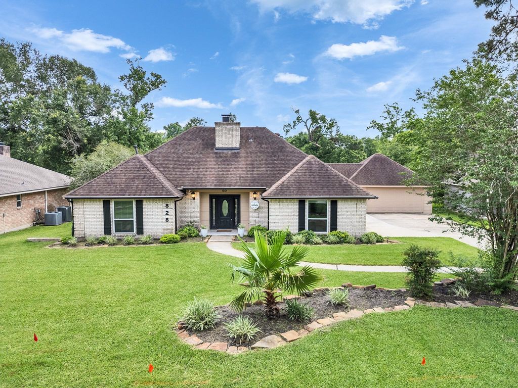 828 Stone Mountain Drive, Conroe, TX 77302
