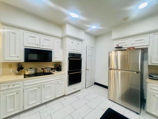 14907 Alderwick Drive, Sugar Land, TX 77498