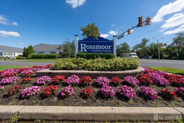 406 Oxford Lane O, Monroe, NJ 08831