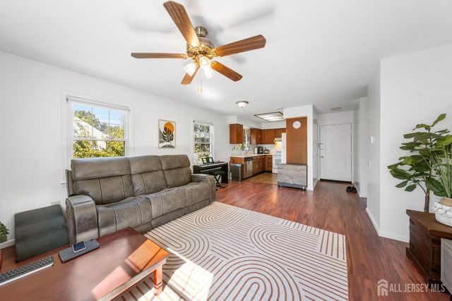 406 Oxford Lane O, Monroe, NJ 08831