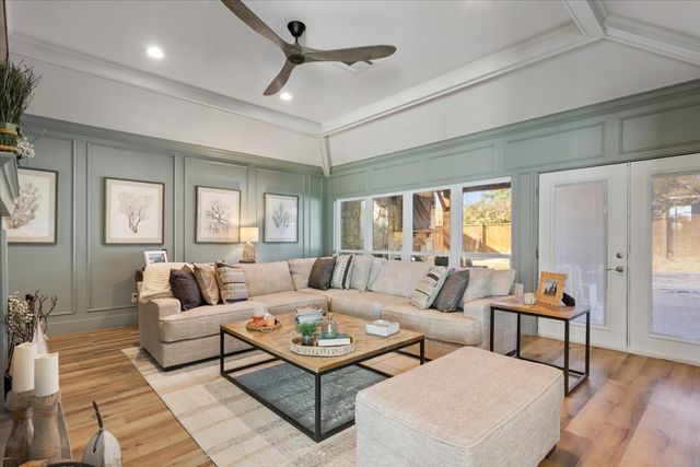 304 Trailwood Drive, Woodway, TX 76712