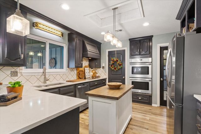 304 Trailwood Drive, Woodway, TX 76712