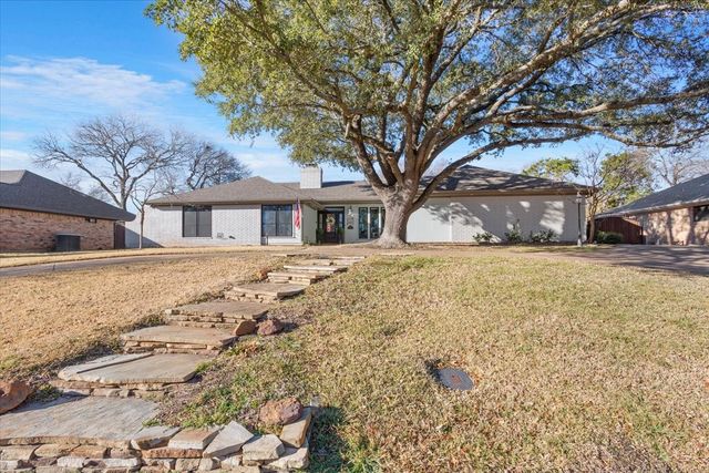 304 Trailwood Drive, Woodway, TX 76712