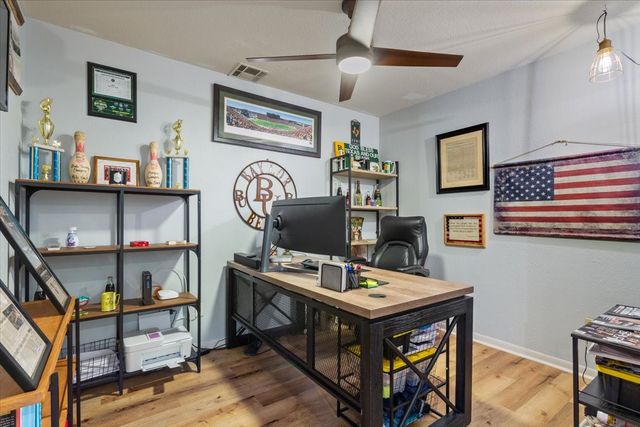 304 Trailwood Drive, Woodway, TX 76712