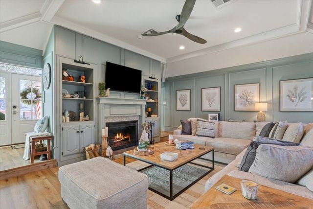 304 Trailwood Drive, Woodway, TX 76712