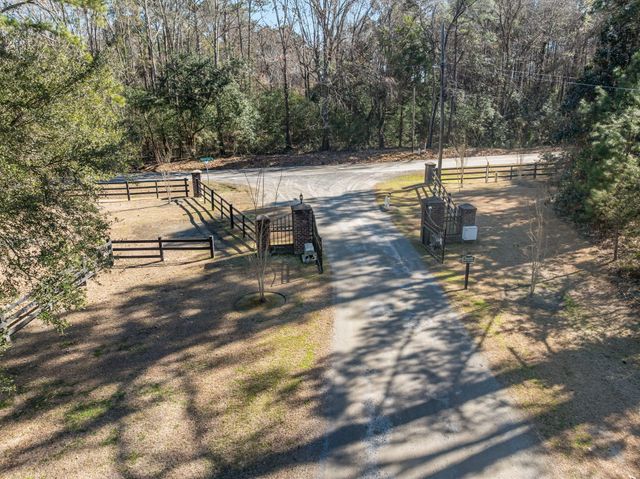 4802 Walking Horse Road, Meggett, SC 29449