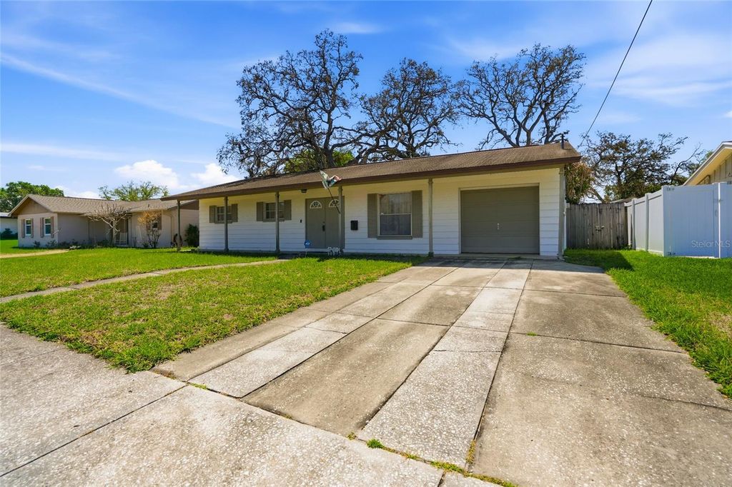 Image 2 of property listing at 3312 W BURKE ST, Tampa, FL 33614