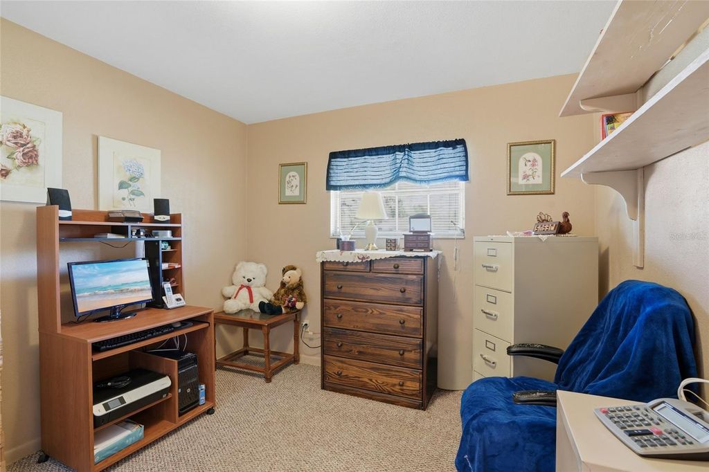 Image 16 of property listing at 3312 W BURKE ST, Tampa, FL 33614