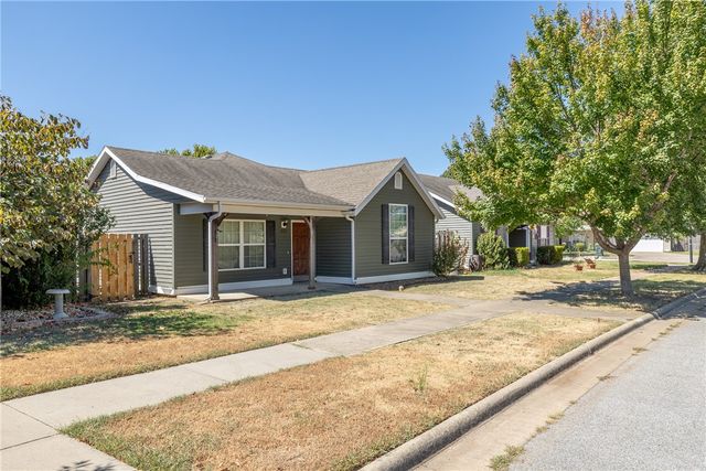 4535 W Sweetgum Lane, Fayetteville, AR 72704
